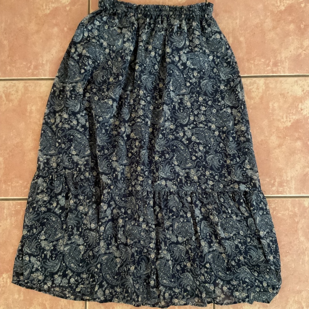 Uniqlo long skirt, size 4 Navy